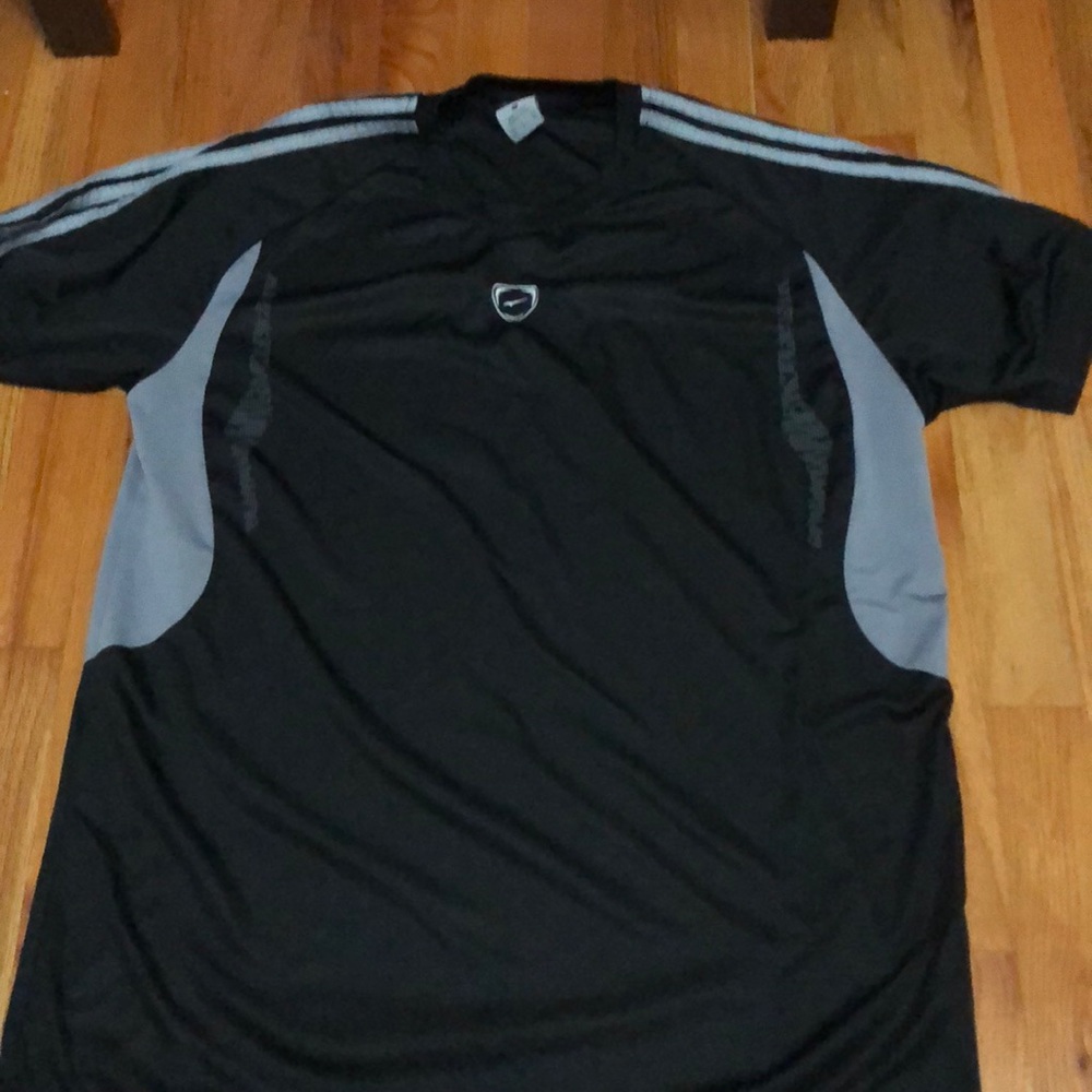 Men’s work out shirt